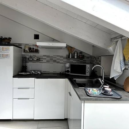 The Sweet Attic Room - De Vivo Realty Meta Di Sorrento المظهر الخارجي الصورة