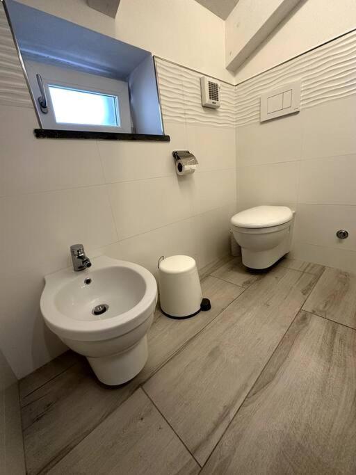 The Sweet Attic Room - De Vivo Realty Meta Di Sorrento المظهر الخارجي الصورة